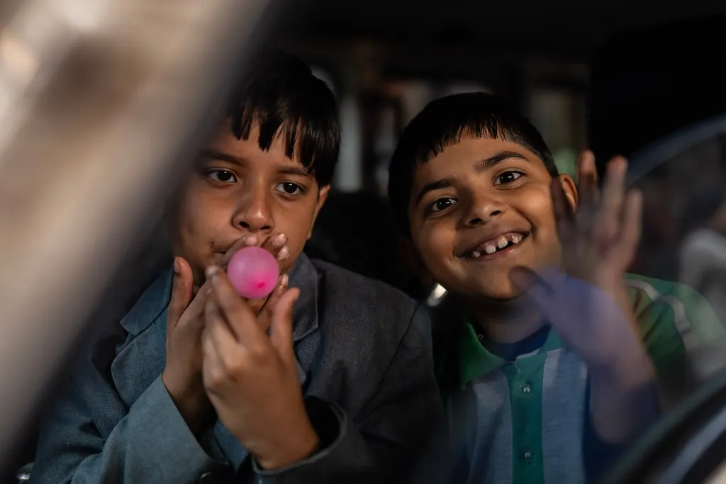 Bulle dans le bus, Mathura, India.