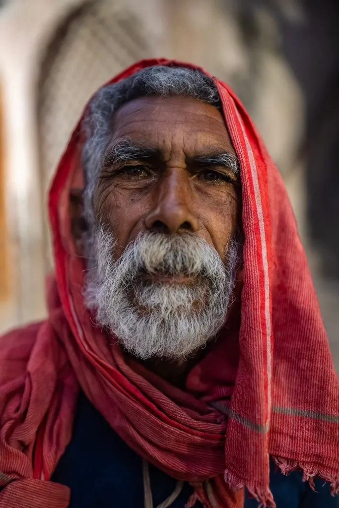 Dignité en Couleurs, Homme, Mathura, India.