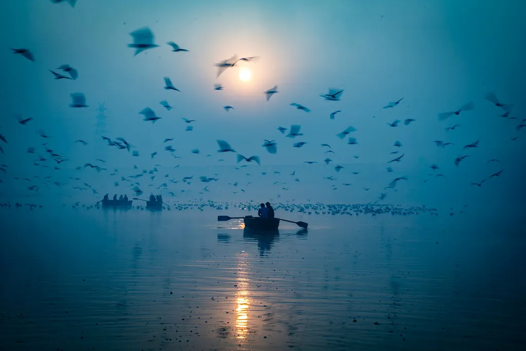 Entre ciel et eau, Kashmere Gate, Delhi, India