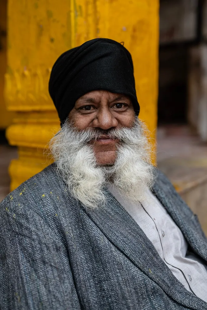 L'homme en veste, Mathura, India.