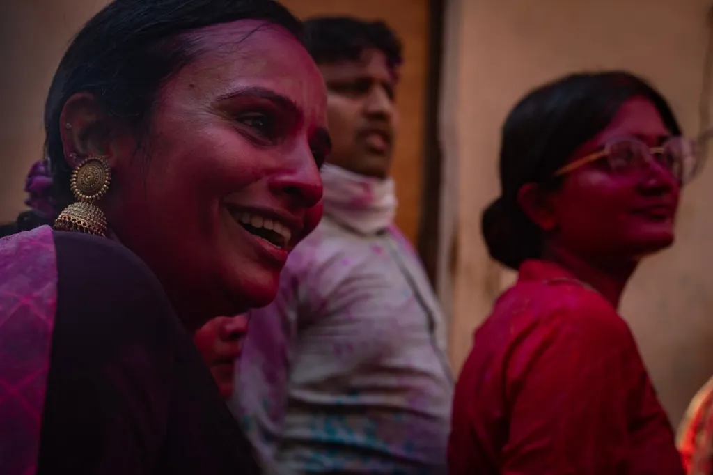 Rouge de rire, Nandgaon, India